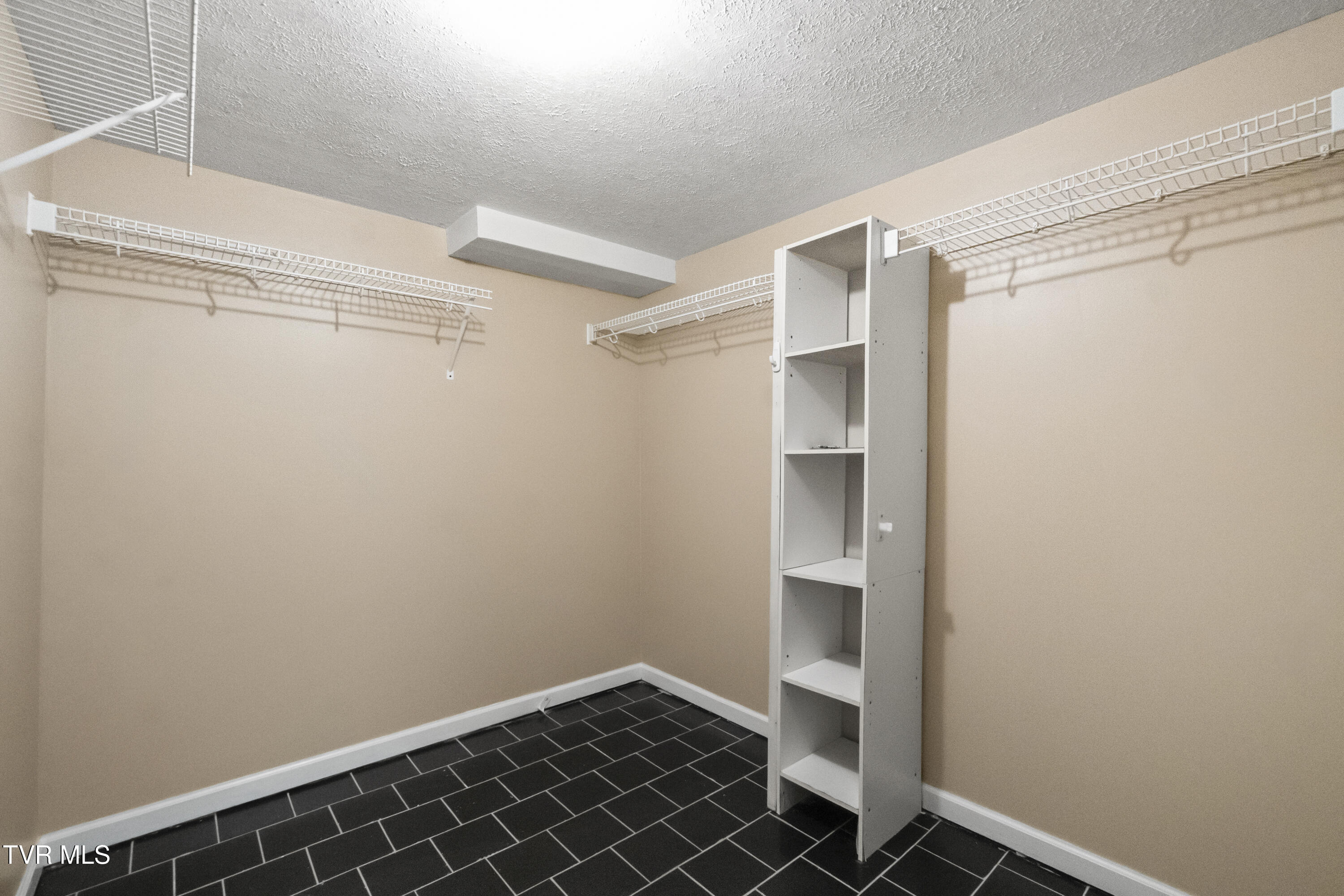 1002 Kiser Boulevard Greeneville, TN 37745 - Photo 38 of 50 DSC00278