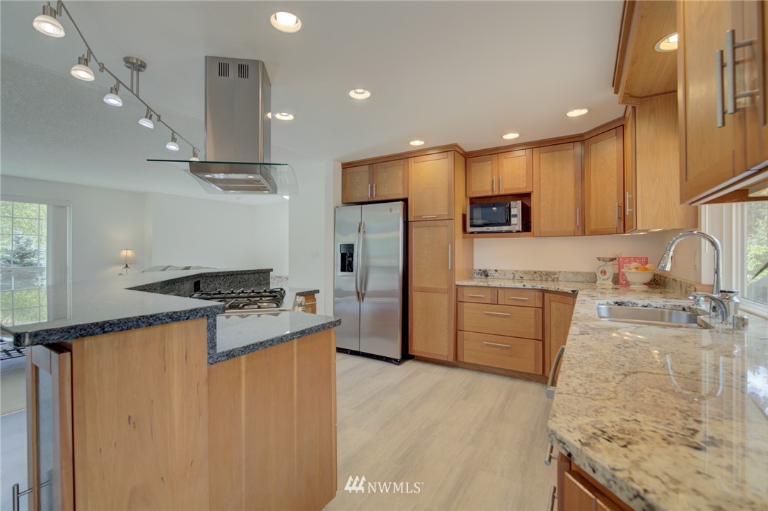 16301 134th Avenue Southeast Renton, WA 98058 - Photo 9 of 36 Gallery Image 9
