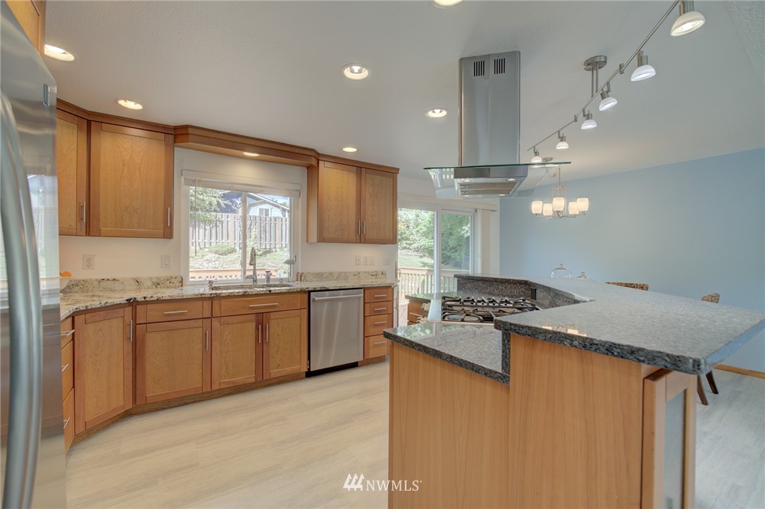 16301 134th Avenue Southeast Renton, WA 98058 - Photo 10 of 36 Gallery Image 10