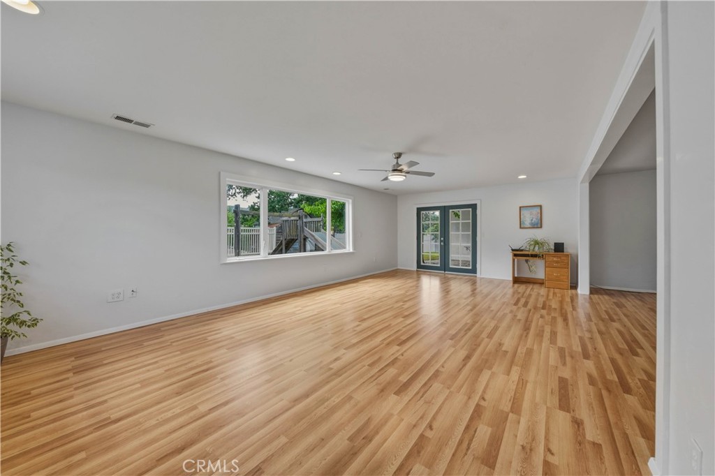 7990 San Gabriel Road Atascadero, CA 93422 - Photo 13 of 39 Living Room