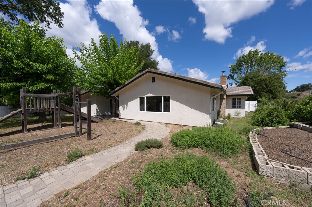7990 San Gabriel Road Atascadero, CA 93422 - Photo 34 of 39 Backyard