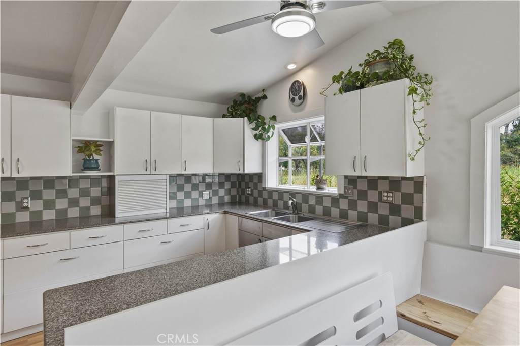 7990 San Gabriel Road Atascadero, CA 93422 - Photo 5 of 39 Kitchen