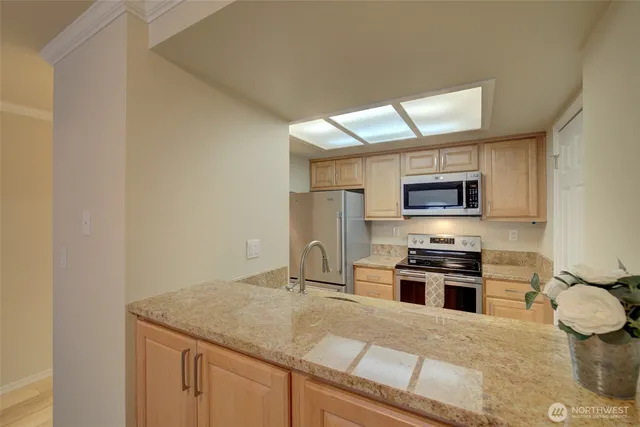 $2,000 | 14779 Northeast 32nd Street, Unit A302, Bellevue, WA 98007