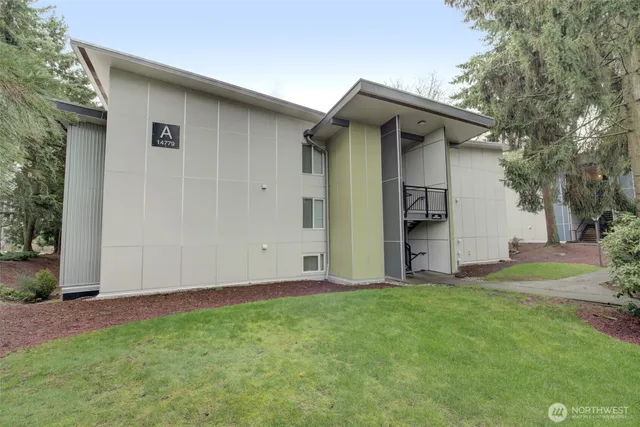 $2,000 | 14779 Northeast 32nd Street, Unit A302, Bellevue, WA 98007