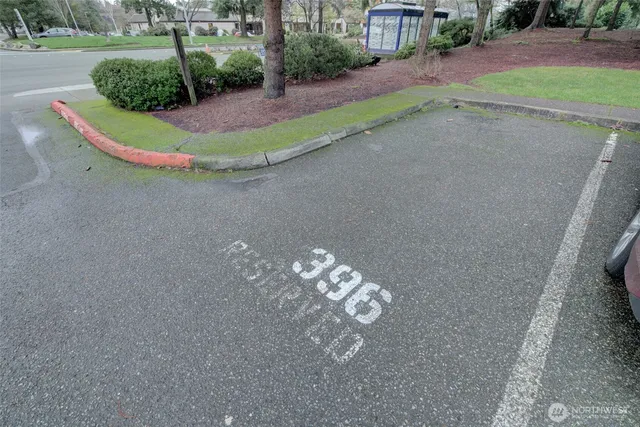 $2,000 | 14779 Northeast 32nd Street, Unit A302, Bellevue, WA 98007