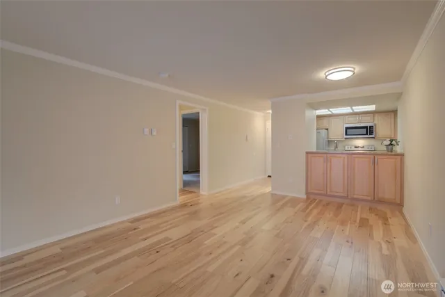 $2,000 | 14779 Northeast 32nd Street, Unit A302, Bellevue, WA 98007