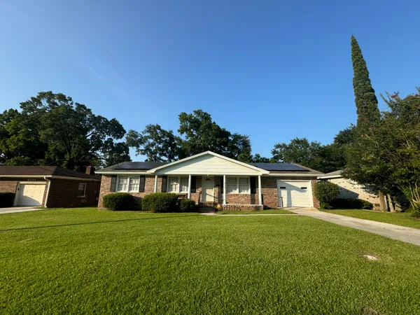$2,300 | 4220 Oakridge Drive, North Charleston, SC 29418