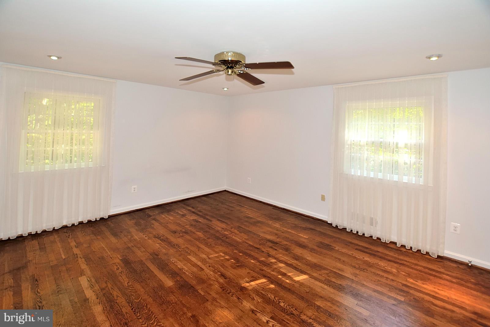12205 Hounds Lane Reston, VA 20191 - Photo 13 of 23 Bedroom (Master)