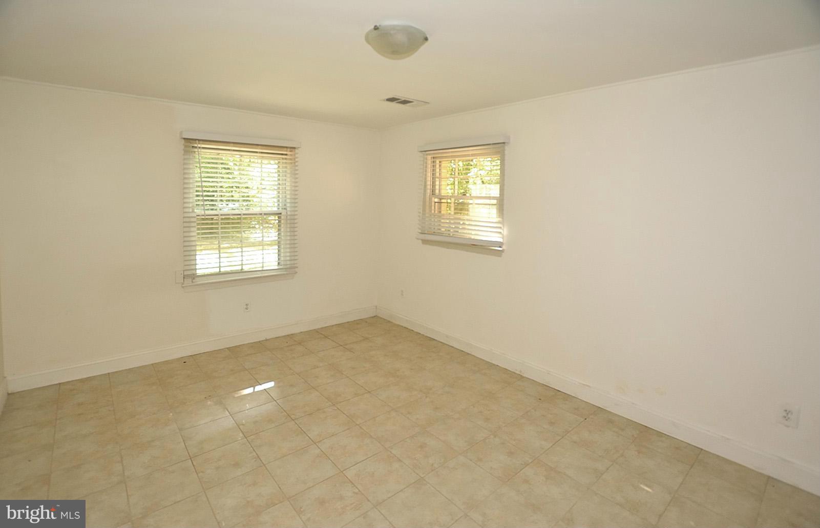 12205 Hounds Lane Reston, VA 20191 - Photo 20 of 23 Bedroom