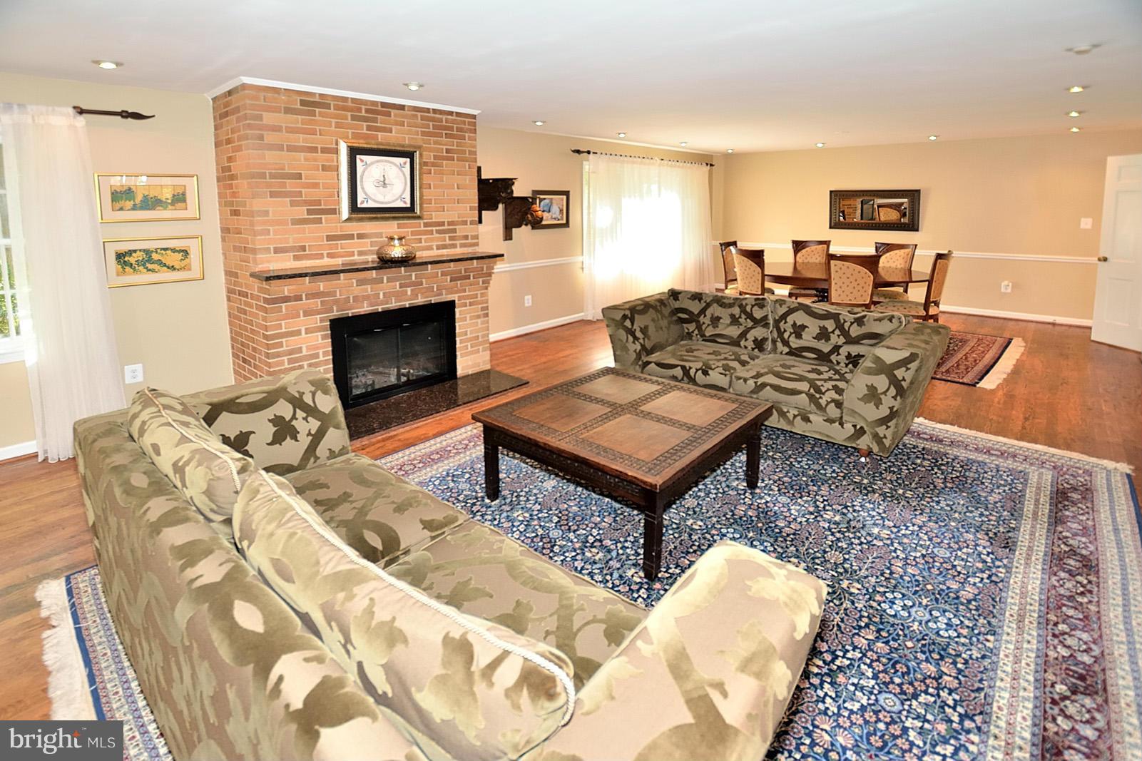 12205 Hounds Lane Reston, VA 20191 - Photo 9 of 23 Living Room