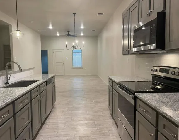 $1,400 | 2615 136th Street, Lubbock, TX 79423