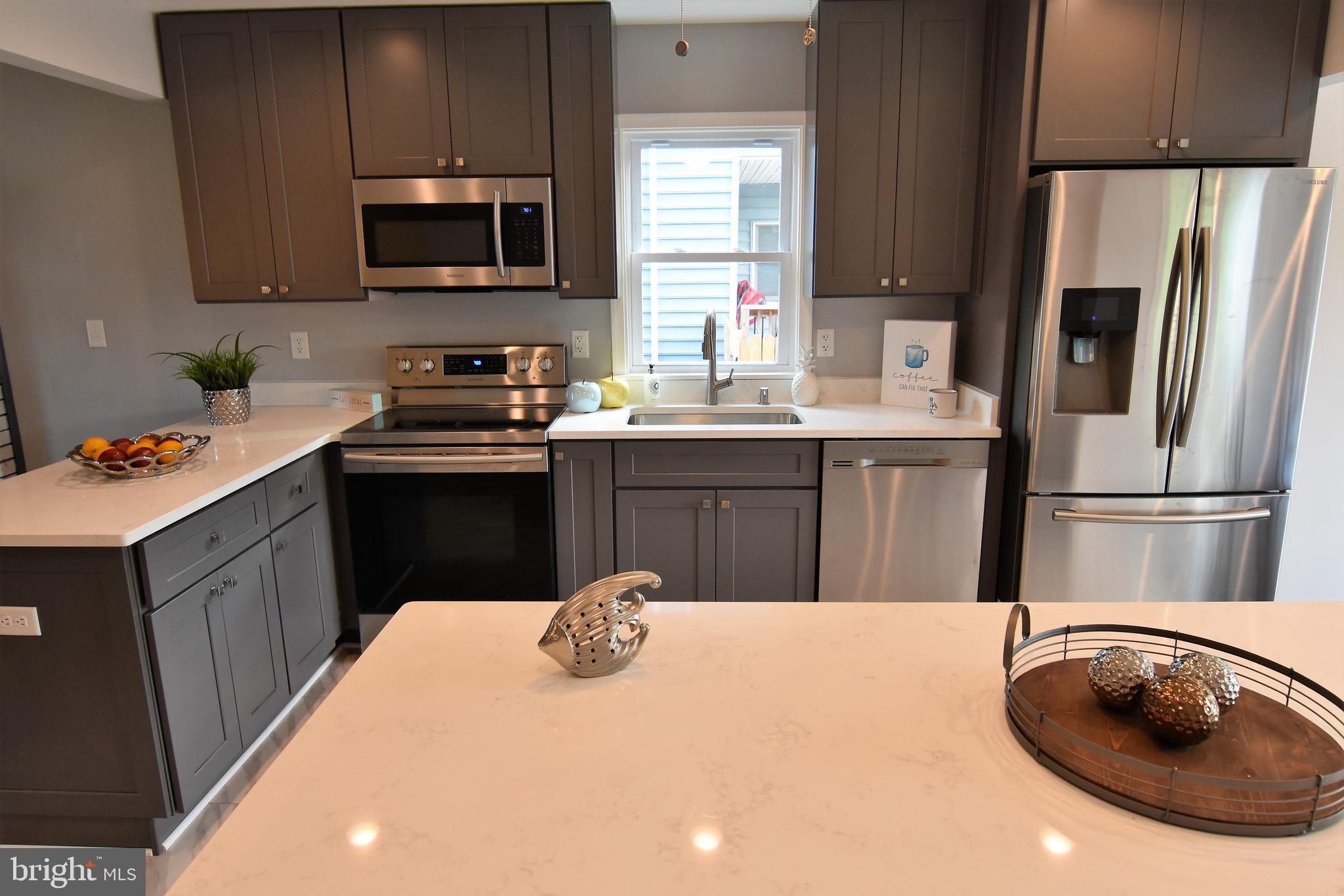 204 Dale Road Pasadena, MD 21122 - Photo 6 of 41 Quartz countertops