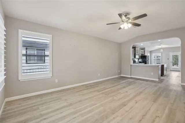 $1,950 | 4937 Hartson, Kyle, TX 78640