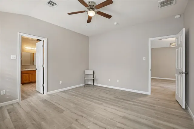 $1,950 | 4937 Hartson, Kyle, TX 78640