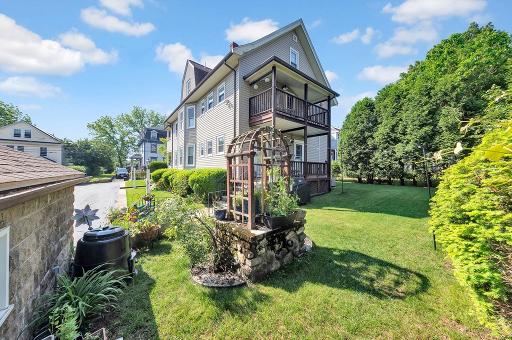 19 Fessenden Road, Unit 1 Arlington, MA 02476 - Photo 5 of 37 Gallery Image 5