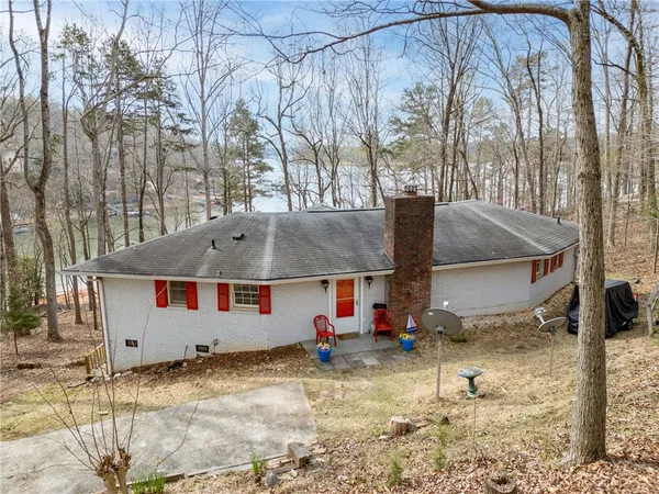 $555,000 | 109 Indian Court Road, Westminster, SC 29693