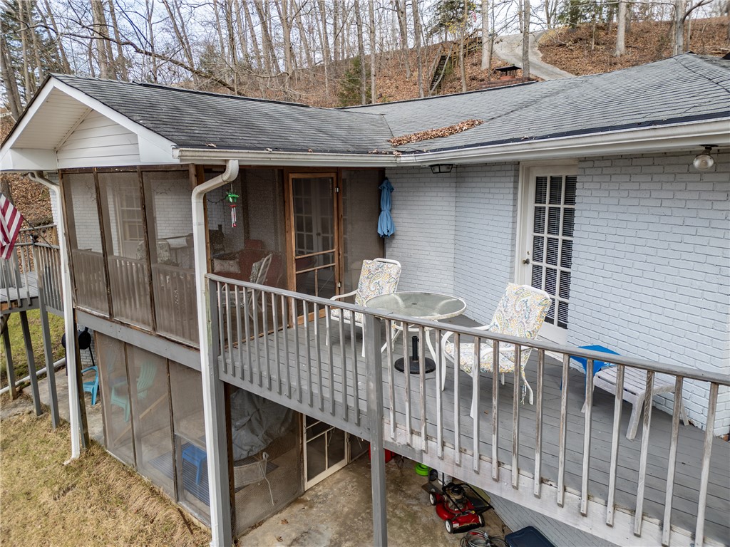 109 Indian Court Road Westminster, SC 29693 - Photo 4 of 42