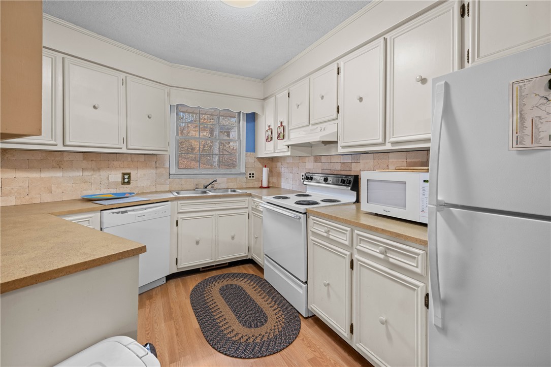 109 Indian Court Road Westminster, SC 29693 - Photo 6 of 42