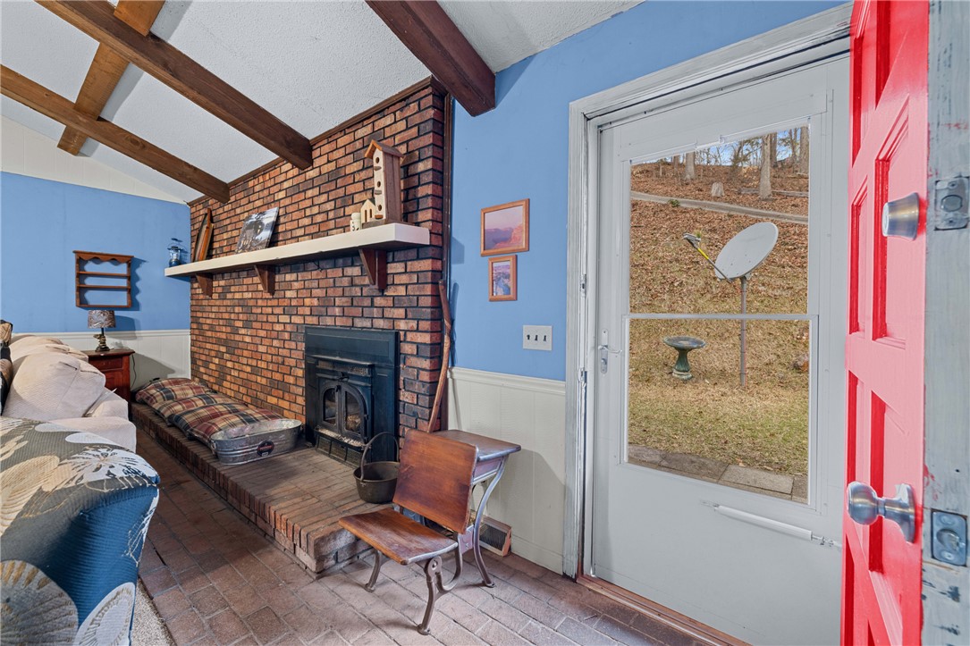 109 Indian Court Road Westminster, SC 29693 - Photo 9 of 42