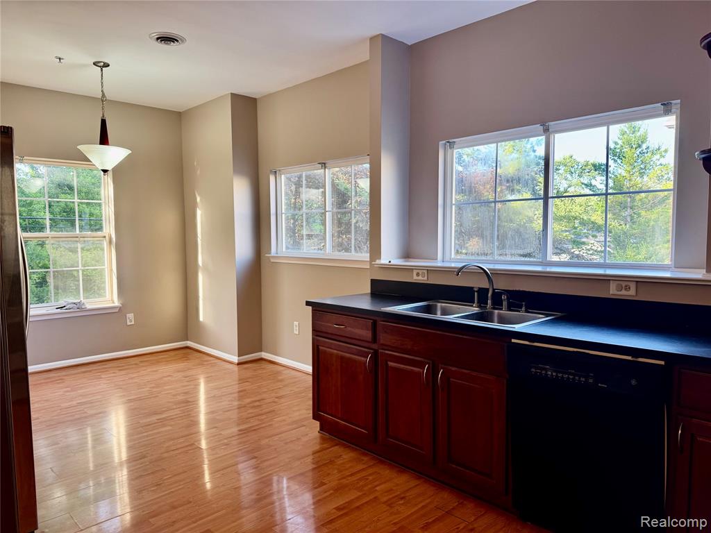 10880 Pardee Road Taylor, MI 48180 - Photo 9 of 29
