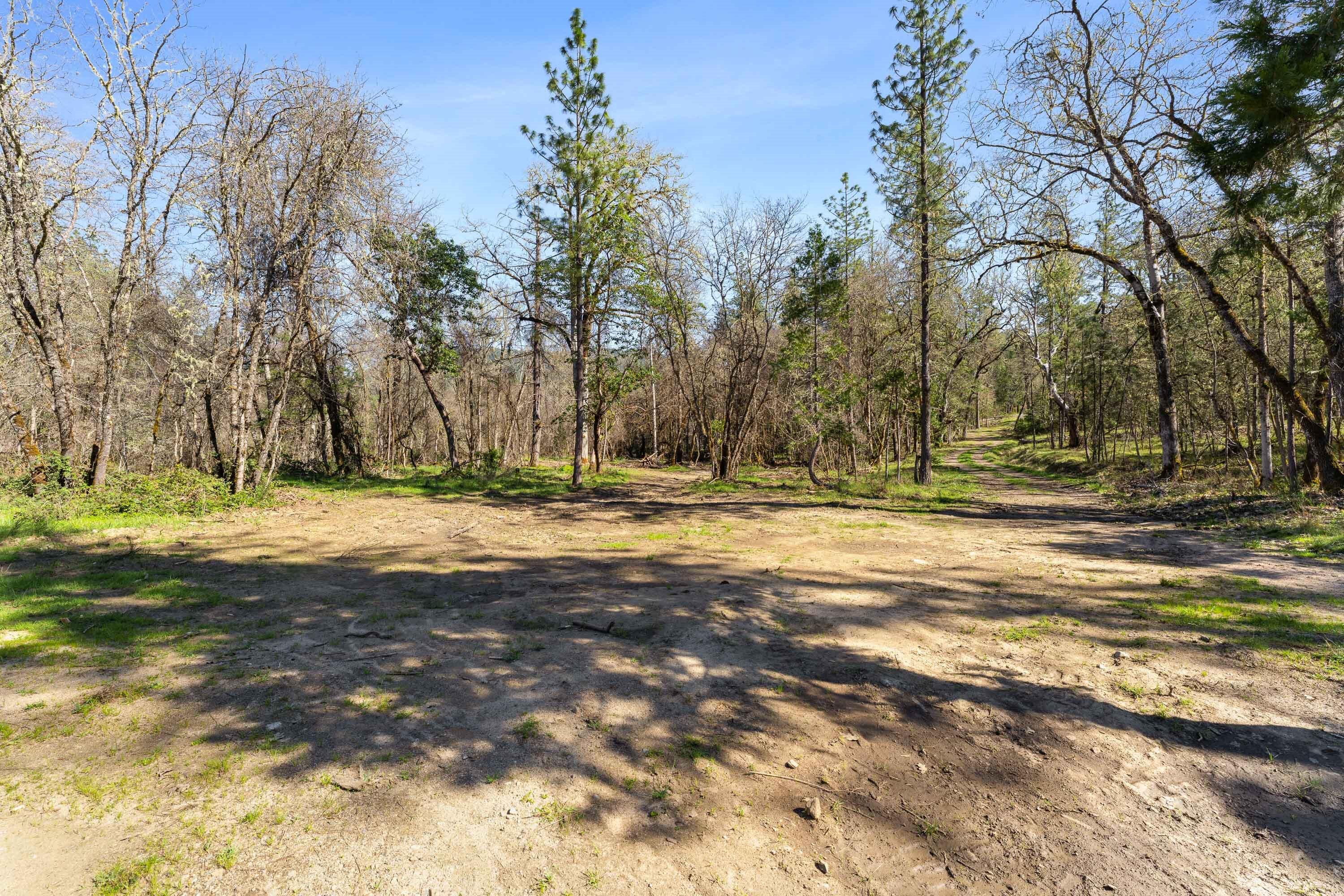 5812 Donaldson Road Grants Pass, OR 97526 - Photo 6 of 33 16-EXT (5 of 19)