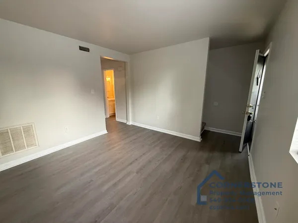 $1,160 | 106 Lee Avenue Northeast, Unit 10, Roanoke, VA 24012