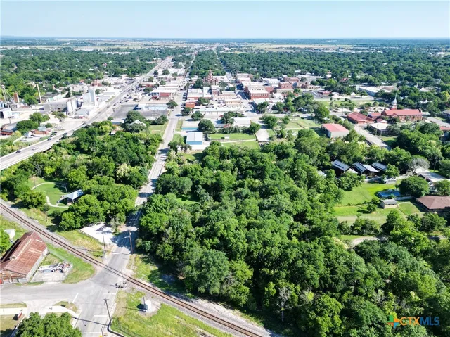 $135,000 | 505 North Commerce Street, Lockhart, TX 78644