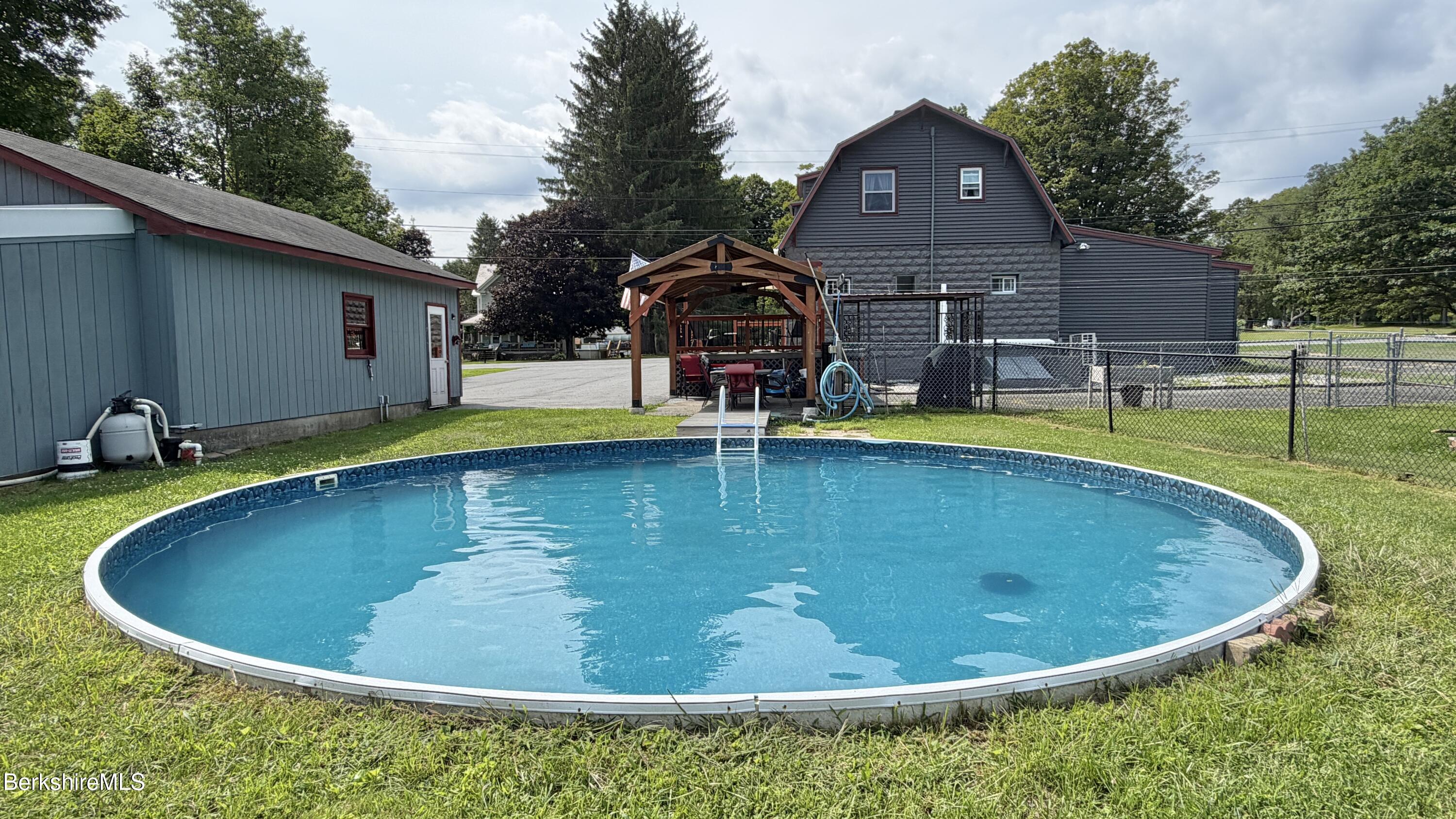928 Main Road Stamford, VT 05352 - Photo 11 of 49 28' POOL