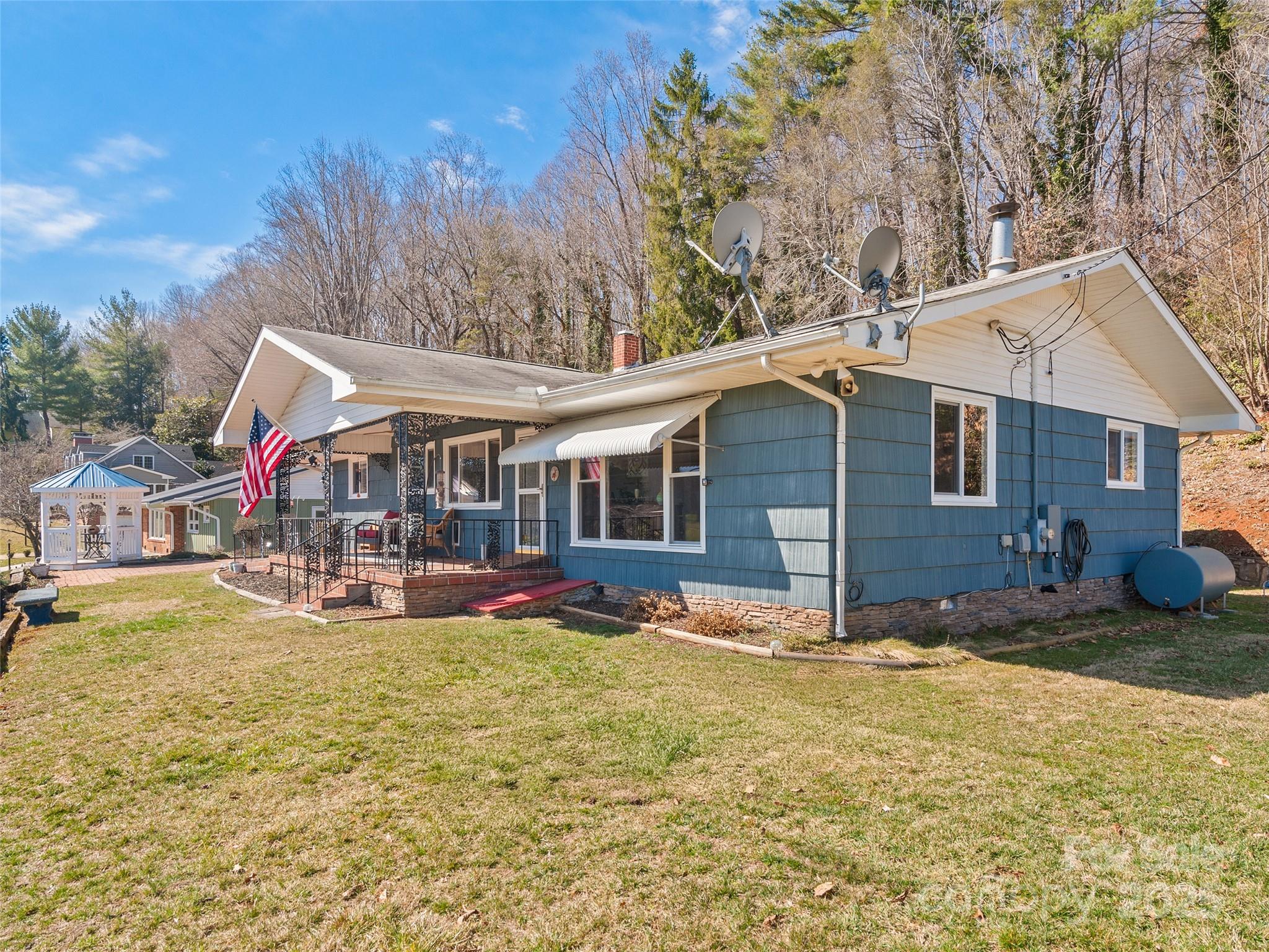 741 Golf Course Road Waynesville, NC 28786 - Photo 4 of 40 Gallery Image 4