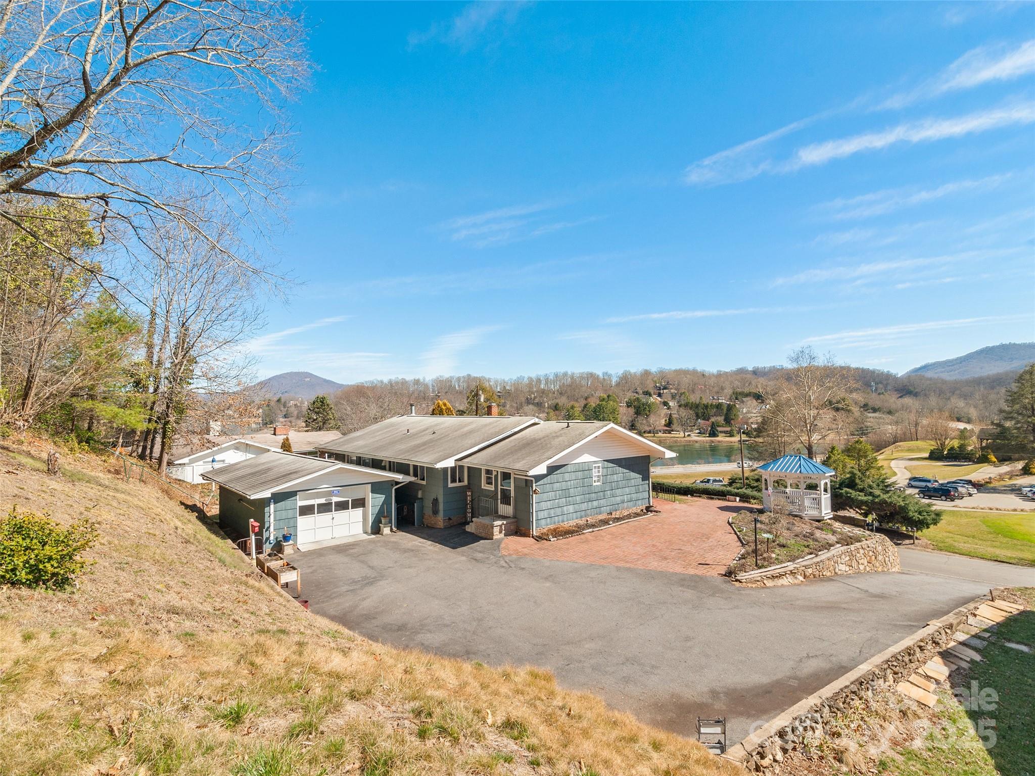 741 Golf Course Road Waynesville, NC 28786 - Photo 9 of 40 Gallery Image 9