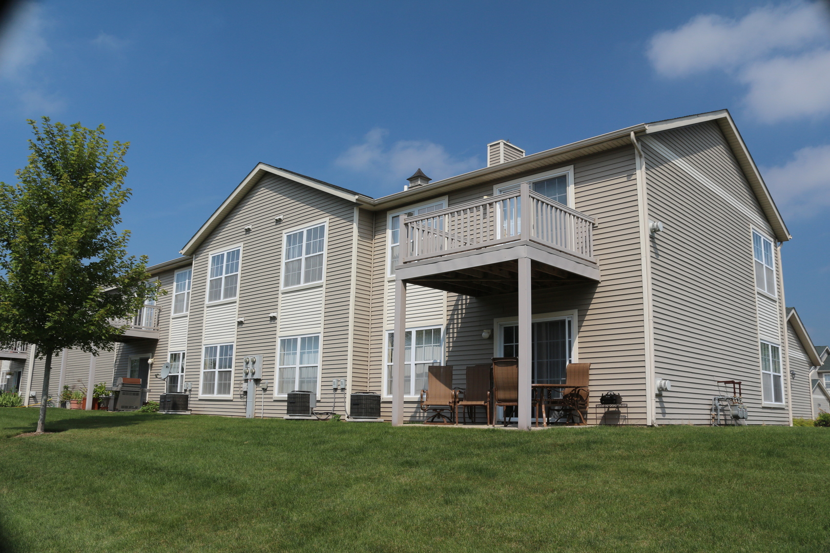 174 Penny Lane Sycamore, IL 60178 - Photo 2 of 8