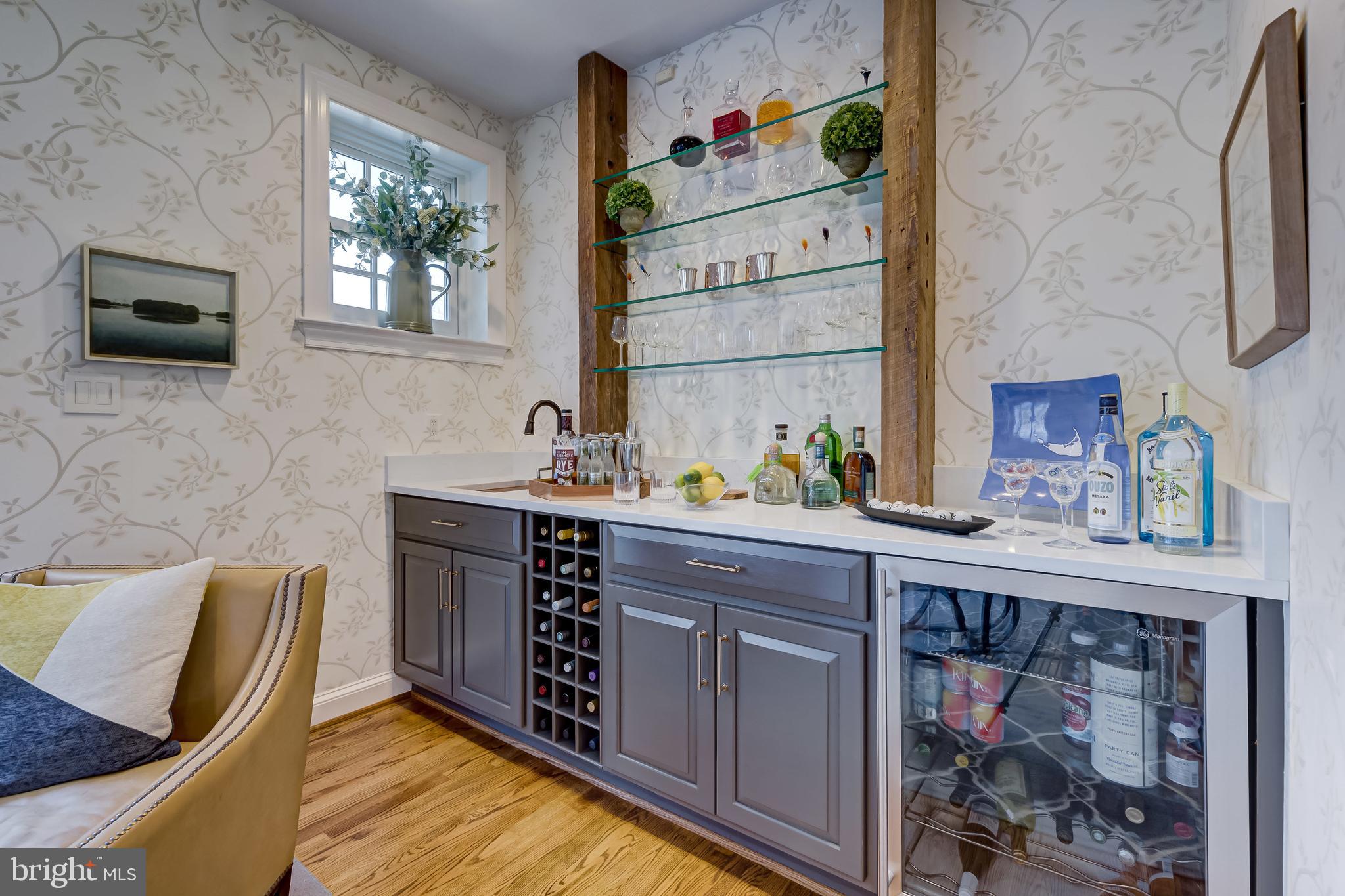 7305 Brightside Road Baltimore, MD 21212 - Photo 10 of 96 Wet bar