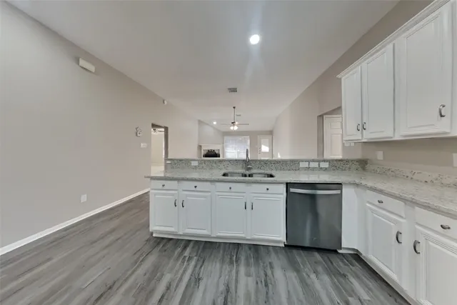 $2,350 | 3606 Chatwood Drive, Pearland, TX 77584