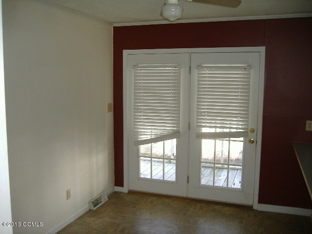424 Austin Road Beaufort, NC 28516 - Photo 8 of 16 Dining Area