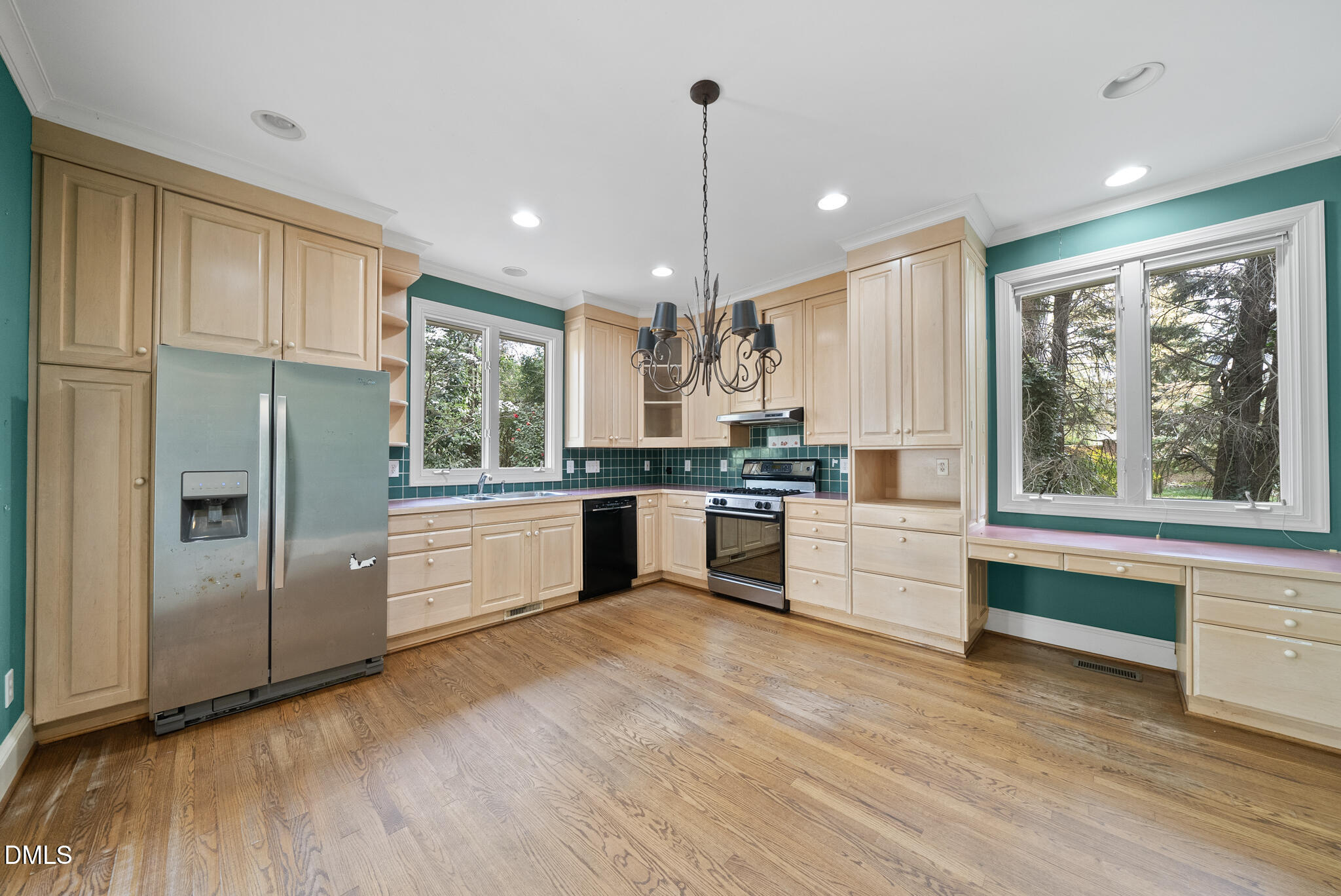 2908 Fairview Road Raleigh, NC 27608 - Photo 11 of 42 DSC09645