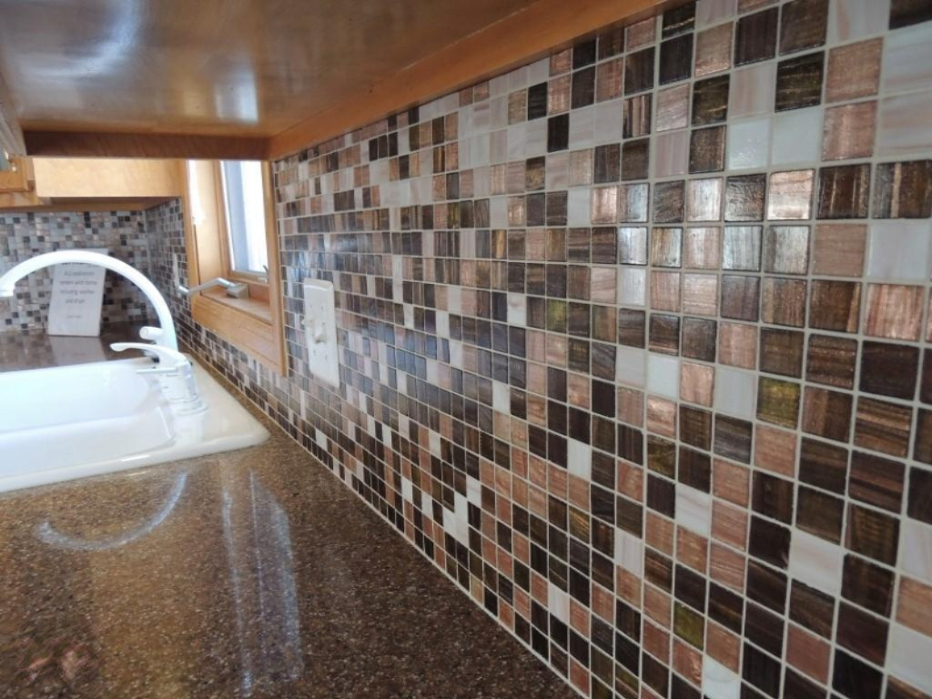 7644 Golfview Court Jenison, MI 49428 - Photo 16 of 45 Kitchen tile backsplash