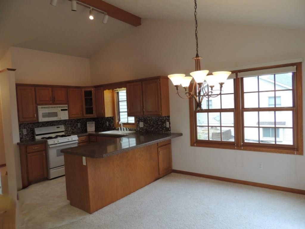 7644 Golfview Court Jenison, MI 49428 - Photo 18 of 45 Dining to kitchen view 2