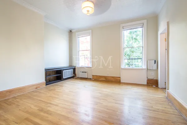 $4,300 | 152 North 8th Street, Unit 3 | Williamsburg