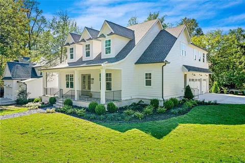 a view of a yard in front of house