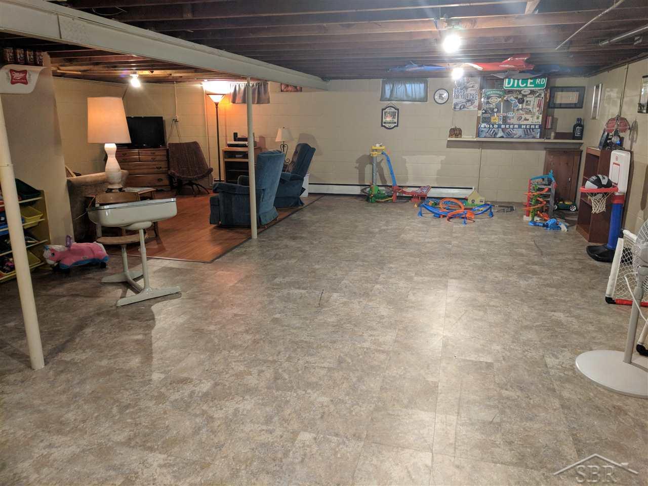 10435 Dice Road Freeland, MI 48623 - Photo 17 of 24 31342230-16.JPG
