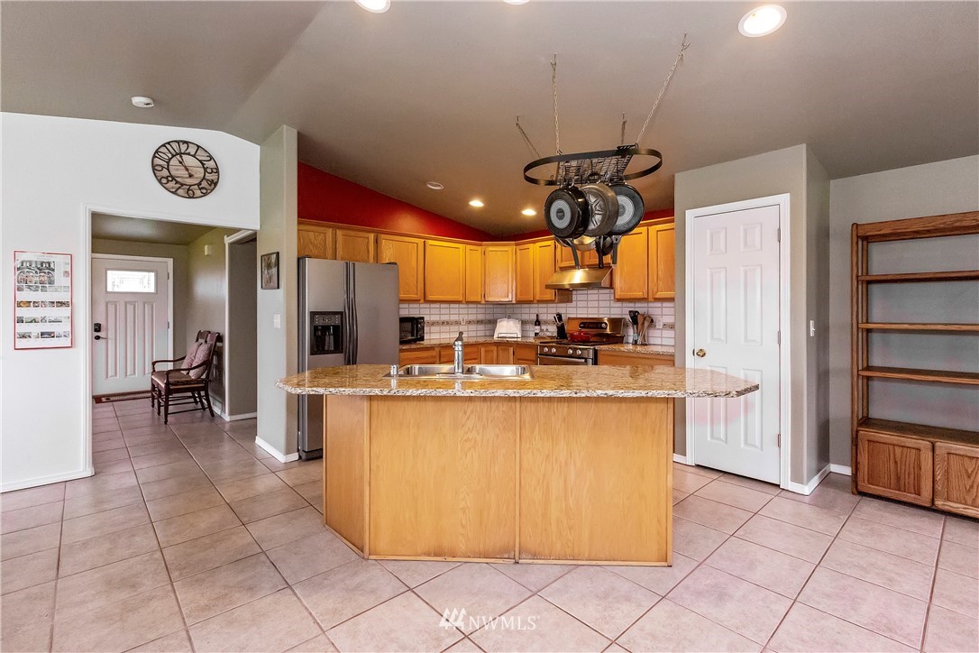 8017 Banner Road Southeast Port Orchard, WA 98367 - Photo 11 of 30 Gallery Image 11