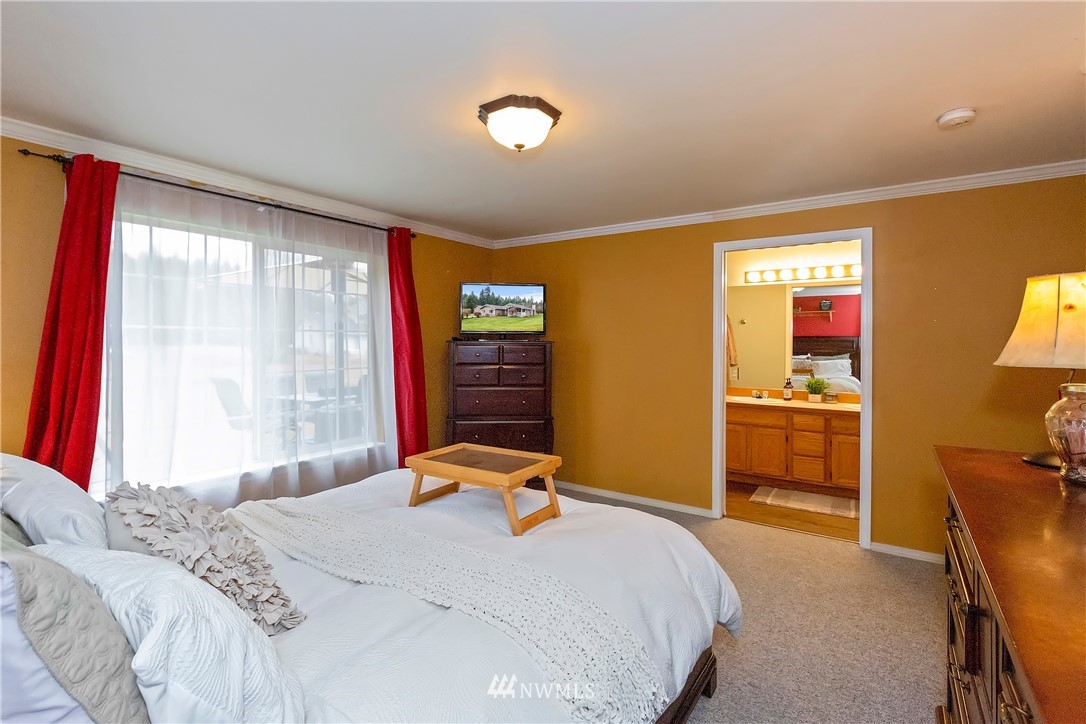 8017 Banner Road Southeast Port Orchard, WA 98367 - Photo 14 of 30 Gallery Image 14