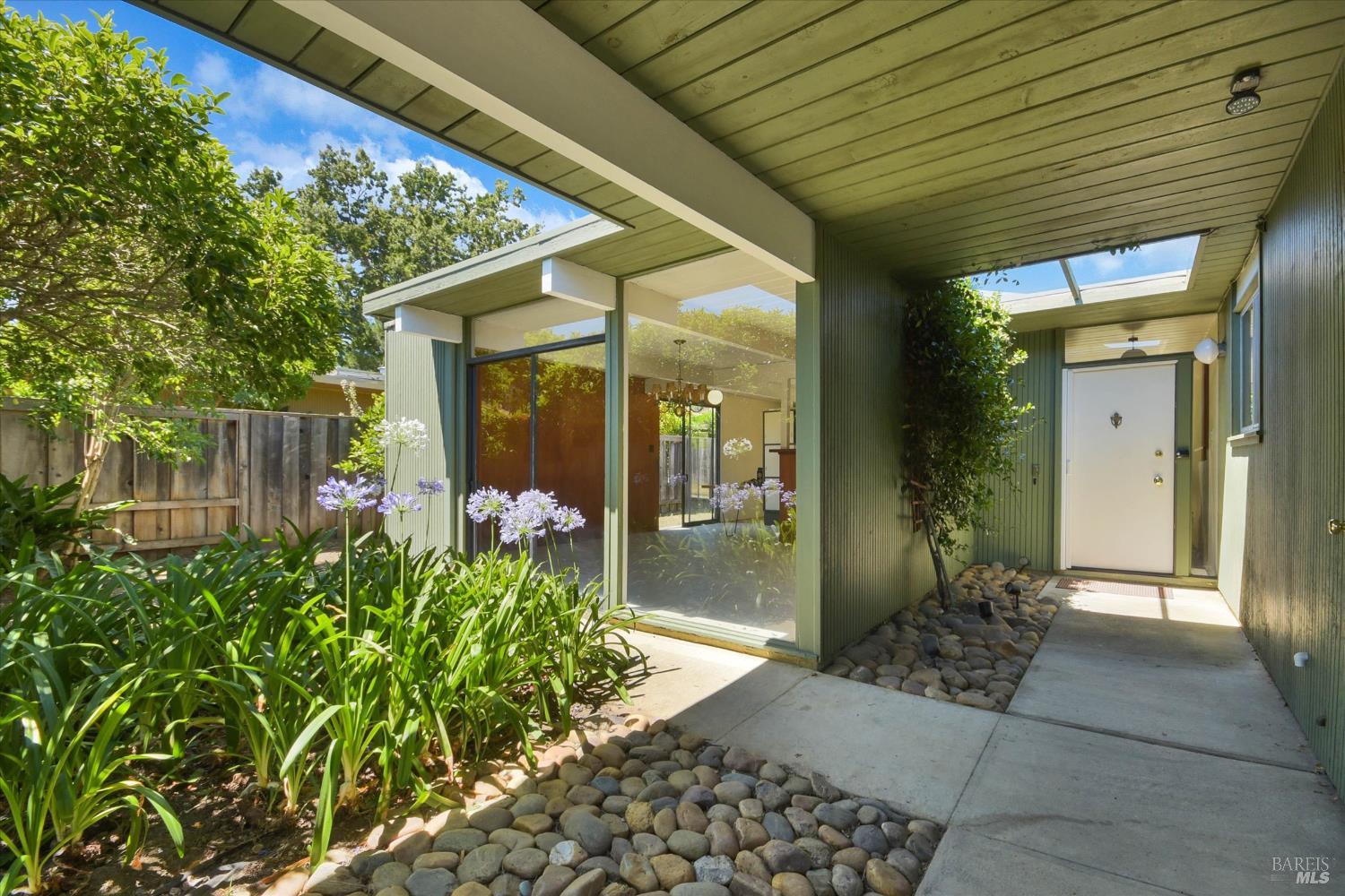 786 Bamboo Terrace San Rafael, CA 94903 - Photo 5 of 40