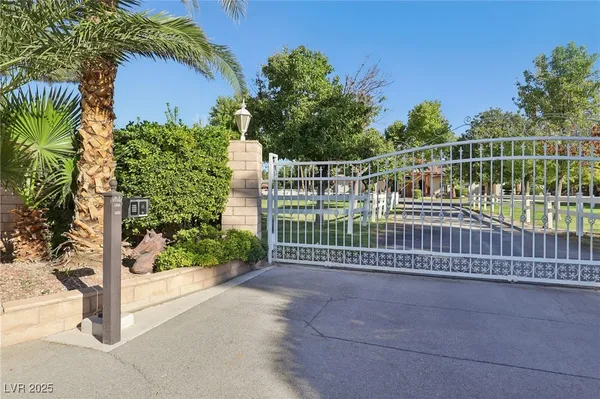 $4,900,000 | 6600 Via Provenza Avenue, Las Vegas, NV 89131