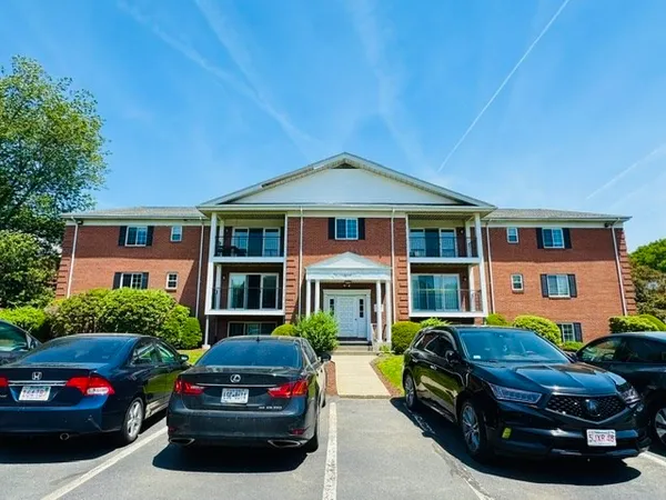 $3,250 | 3 April Lane, Unit 12, Lexington, MA 02421