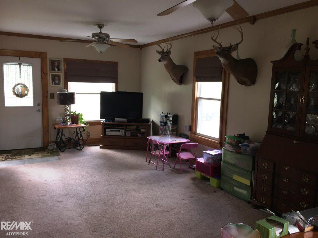 9081 Short Cut Road Fair Haven, MI 48023 - Photo 5 of 22 31295678-4.JPG