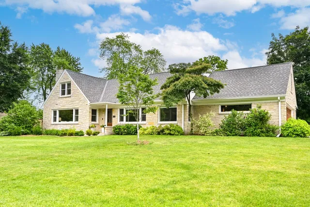 $839,900 | 12515 Elmhurst Parkway, Elm Grove, WI 53122