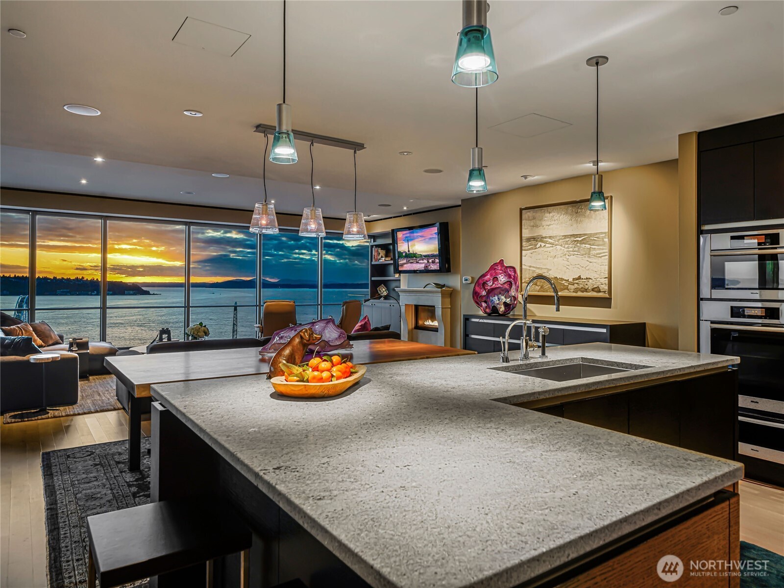 99 Union Street, Unit 1102 Seattle, WA 98101 - Photo 3 of 34