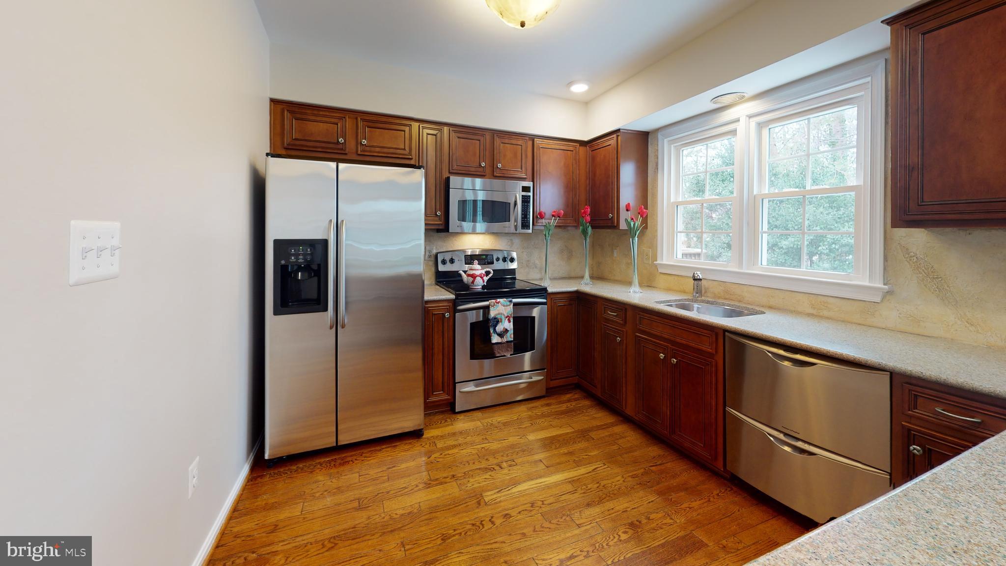 11723 Great Owl Circle Reston, VA 20194 - Photo 3 of 31 Gallery Image 3
