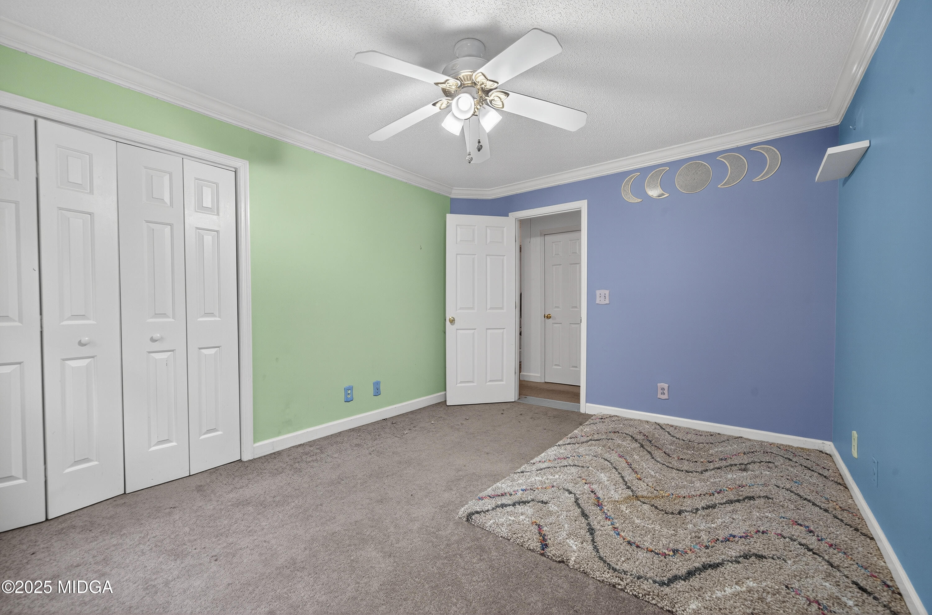 181 Rivoli Landing Macon, GA 31210 - Photo 23 of 37 a view of a livingroom with an empty space